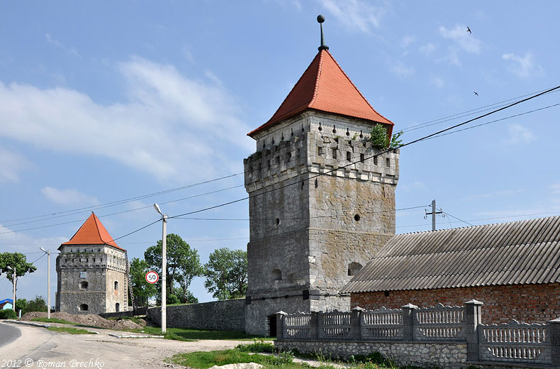 Скалатський замок – фортеця чотирьох веж, підземних ходів та пивних льохів